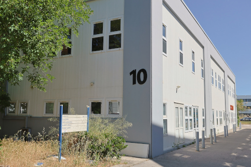 Entrée bâtiment 10